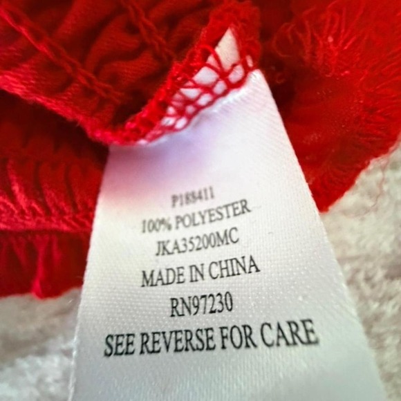 Almost Famous Red Smocked Off Shoulder Crop Top XS Ruffled Sleeve - Picture 4 of 5